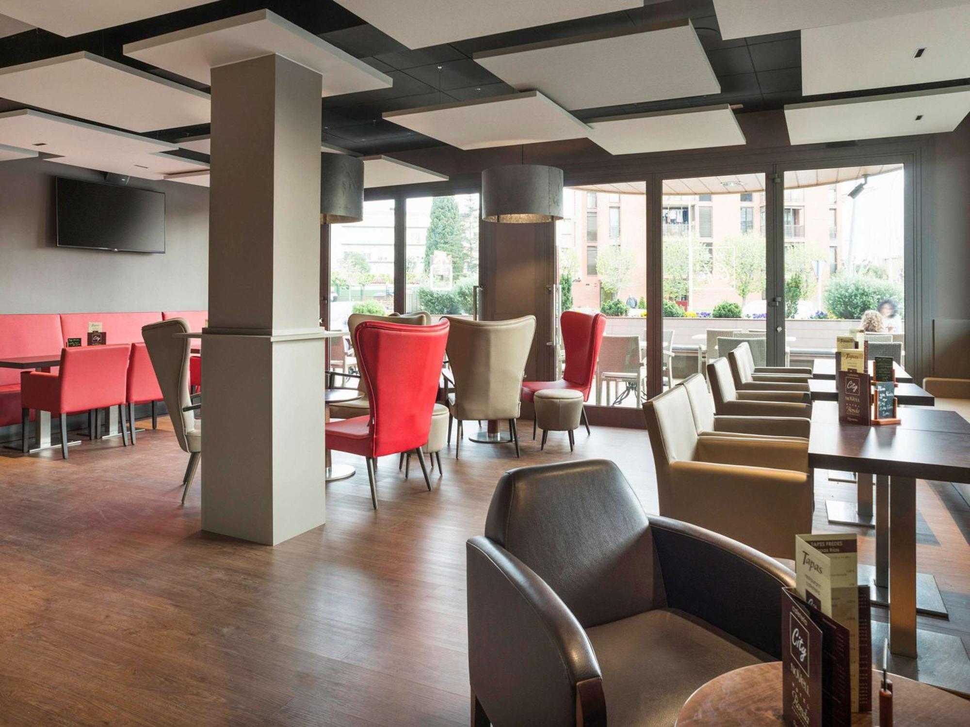 Ibis Styles Figueres Ronda Hotel Ngoại thất bức ảnh